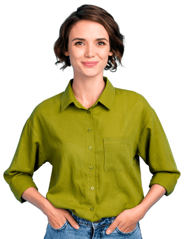Grinsende Frau mit grüner Bluse